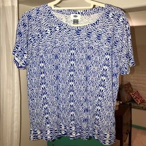 Cute blue geometric top